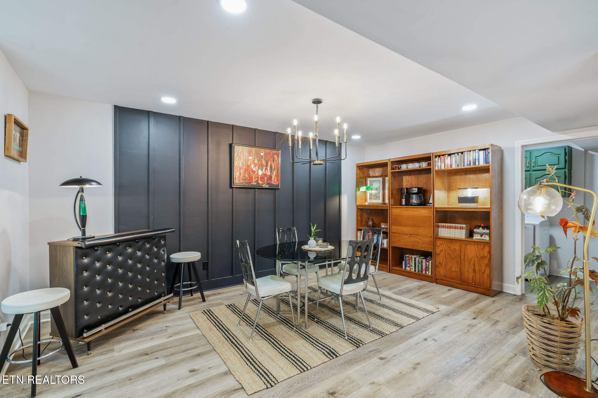 1900 Ridgecrest Drive, Unit 201 Knoxville, TN 37918 - Photo 11 of 30 14-web-or-mls-1900 Ridgecrest Drive #201