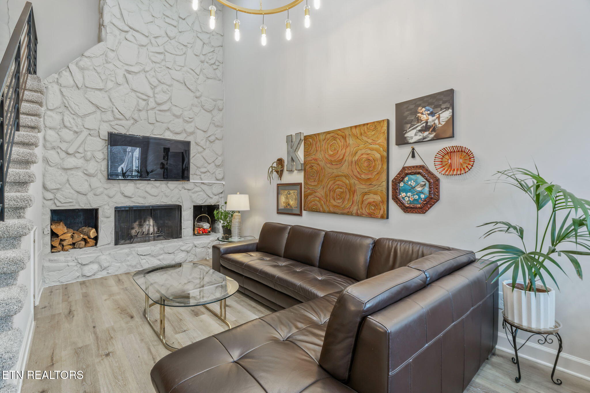 1900 Ridgecrest Drive, Unit 201 Knoxville, TN 37918 - Photo 8 of 30 11-web-or-mls-1900 Ridgecrest Drive #201