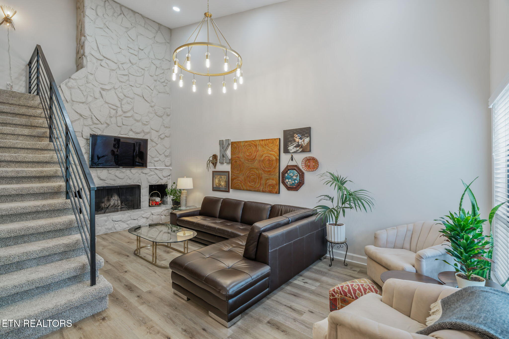 1900 Ridgecrest Drive, Unit 201 Knoxville, TN 37918 - Photo 10 of 30 13-web-or-mls-1900 Ridgecrest Drive #201