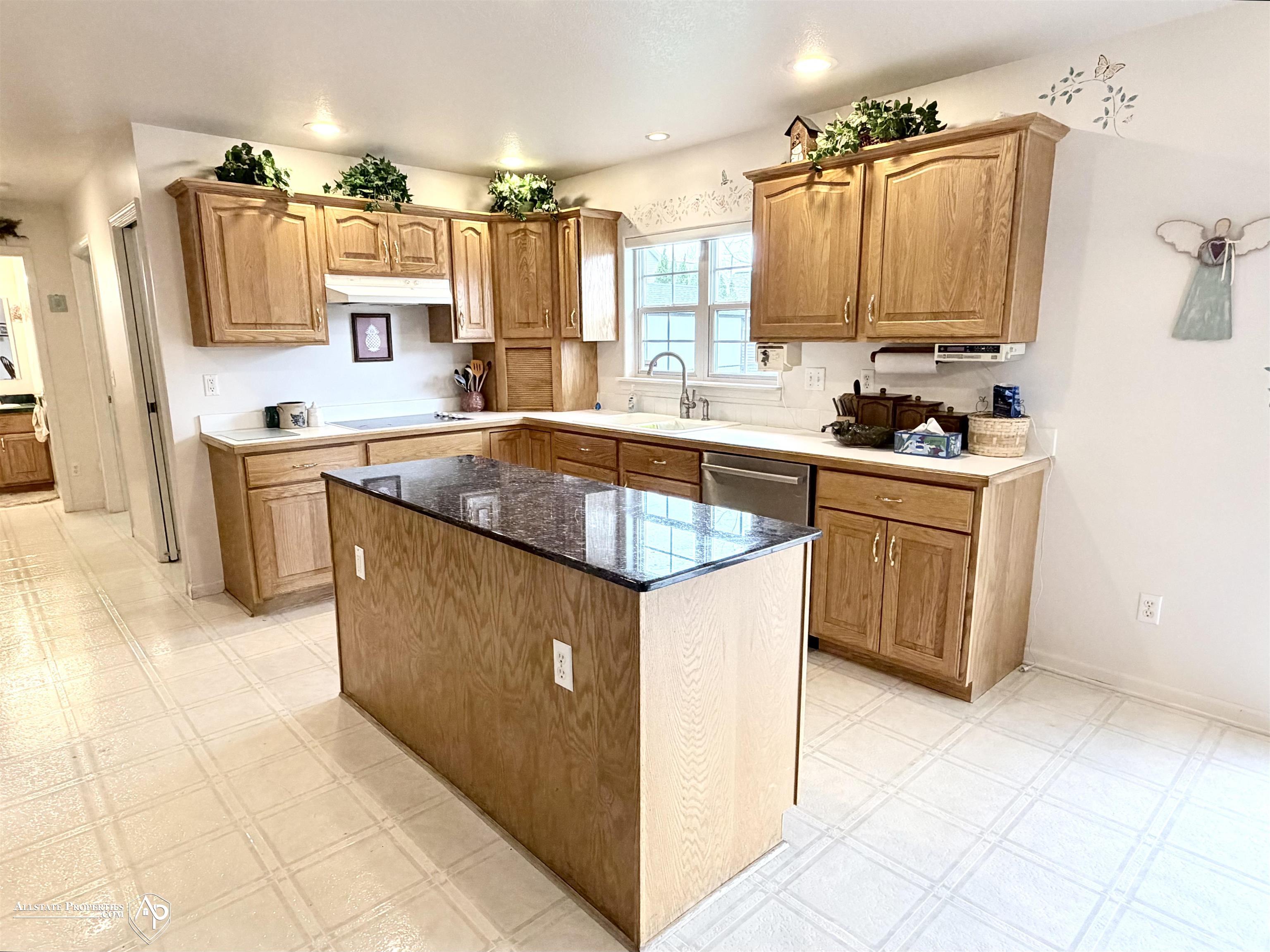300 Carriage Way Davison, MI 48423 - Photo 6 of 32
