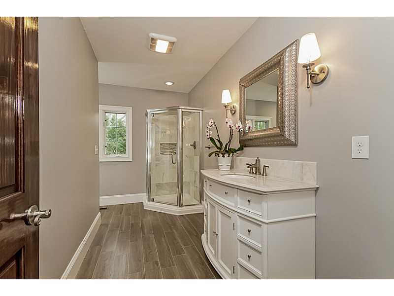 29 Water Valley Road Scituate, RI 02831 - Photo 19 of 25 Bathroom.