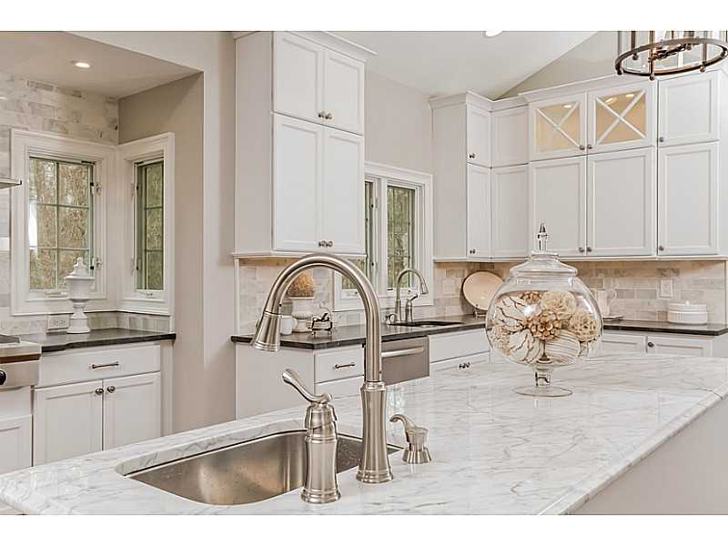 29 Water Valley Road Scituate, RI 02831 - Photo 6 of 25 Kitchen.