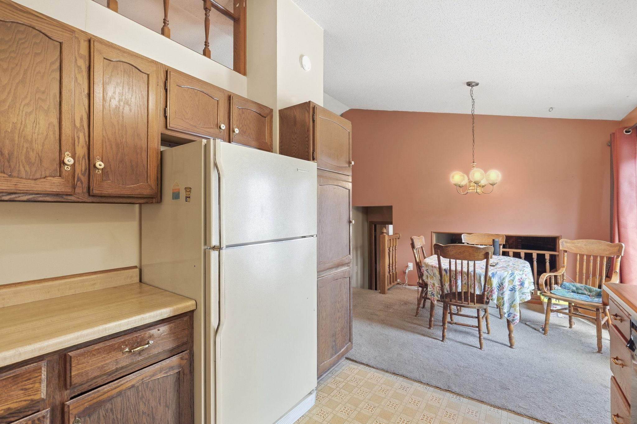 4272 Sun Cliff Road Eagan, MN 55122 - Photo 8 of 27 Gallery Image 8
