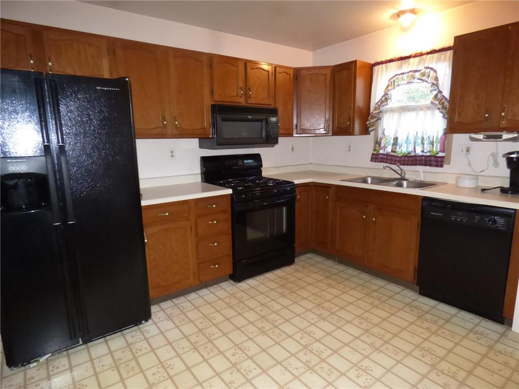 527 Ridge Avenue Springdale, PA 15144 - Photo 2 of 25 Gallery Image 2