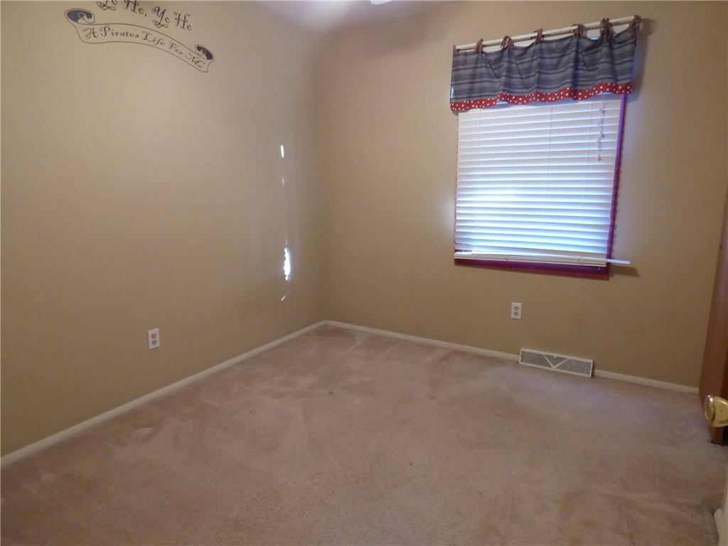 527 Ridge Avenue Springdale, PA 15144 - Photo 15 of 25 Gallery Image 15