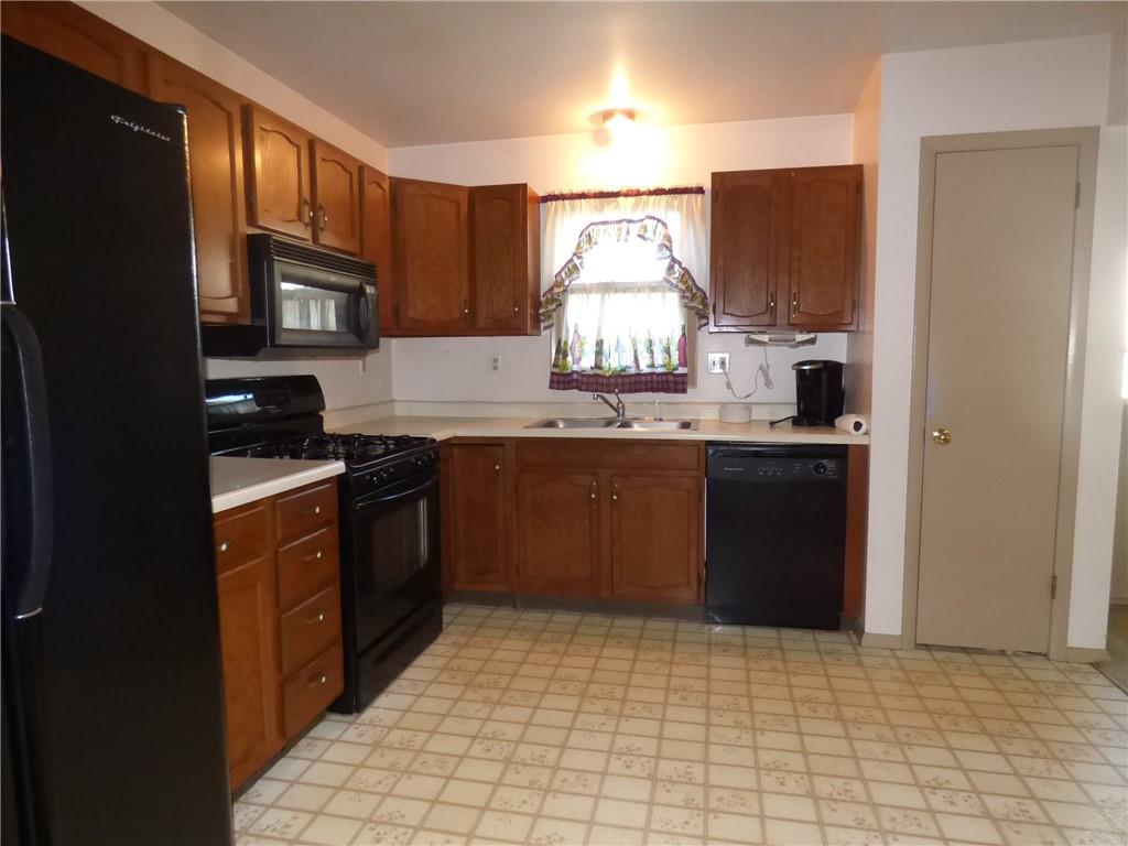 527 Ridge Avenue Springdale, PA 15144 - Photo 3 of 25 Gallery Image 3