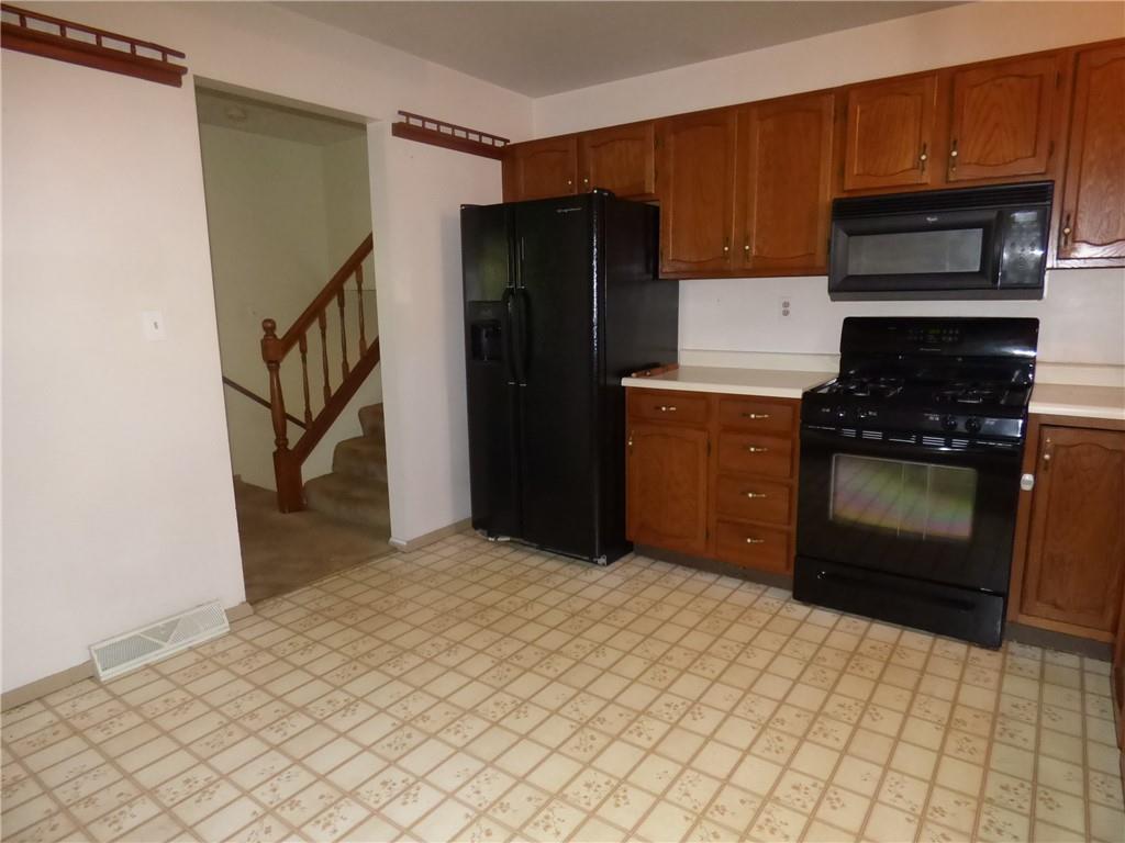 527 Ridge Avenue Springdale, PA 15144 - Photo 4 of 25 Gallery Image 4