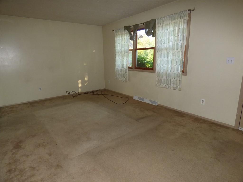 527 Ridge Avenue Springdale, PA 15144 - Photo 5 of 25 Gallery Image 5