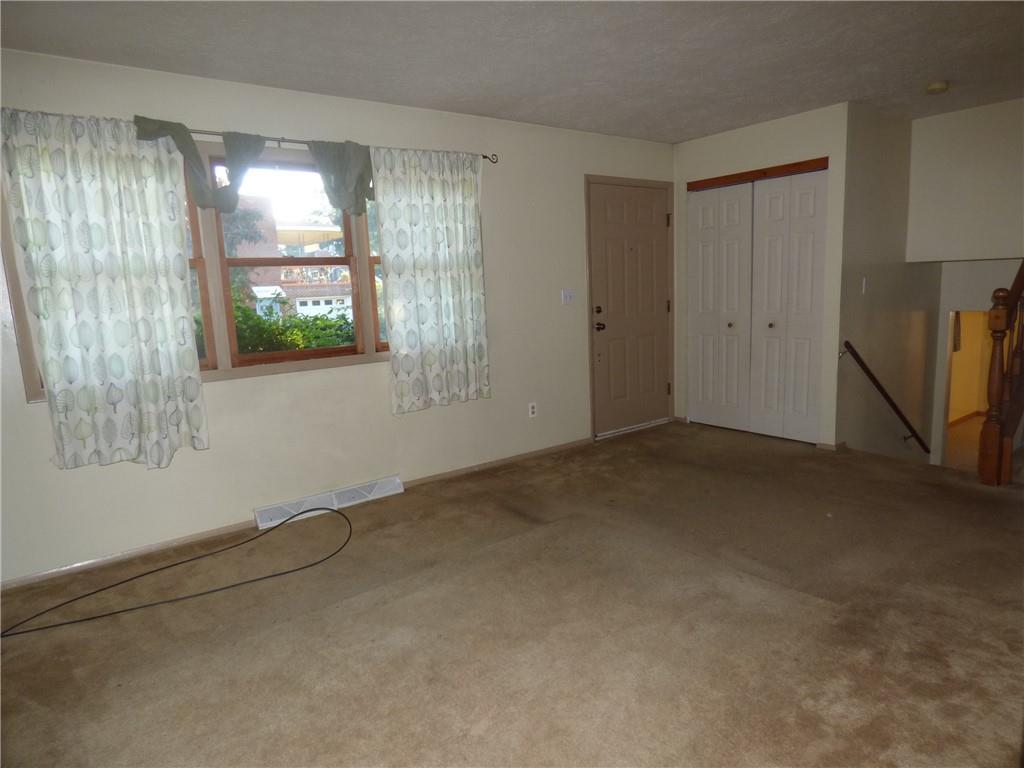 527 Ridge Avenue Springdale, PA 15144 - Photo 6 of 25 Gallery Image 6