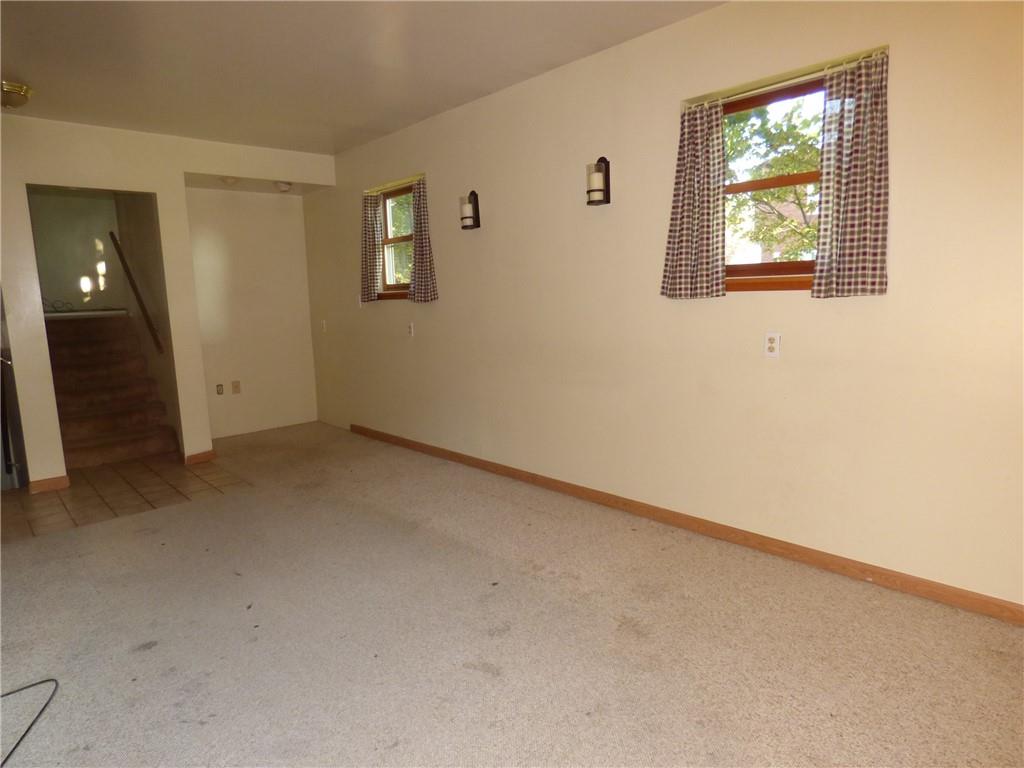 527 Ridge Avenue Springdale, PA 15144 - Photo 10 of 25 Gallery Image 10