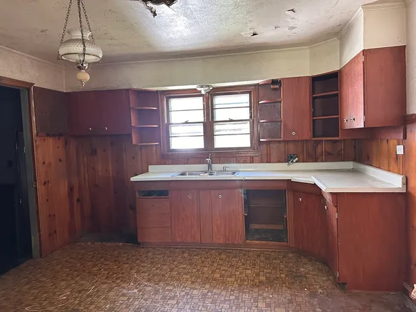 $15,000 | 604 North 7th Street, Herrin, IL 62948