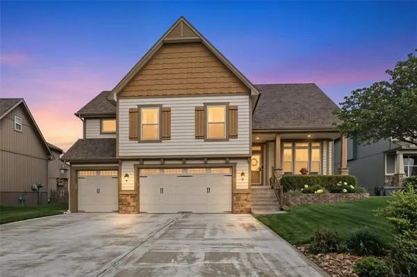 $469,950 | 1316 Northeast 107th Street, Kansas City, MO 64155