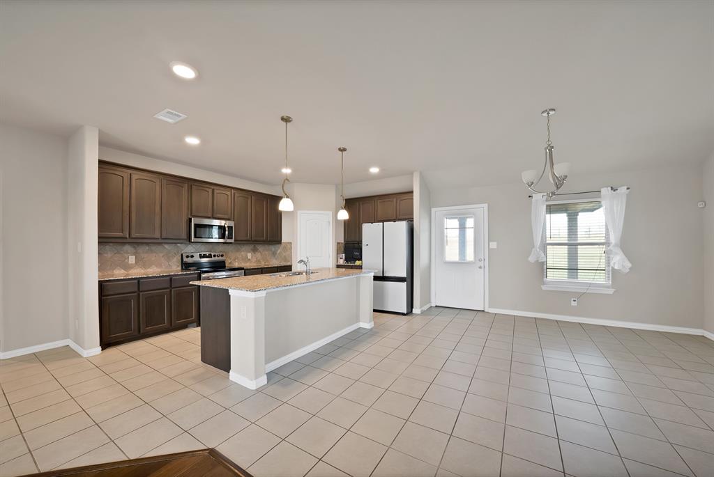 115 Springwood Ranch Loop Springtown, TX 76082 - Photo 7 of 25