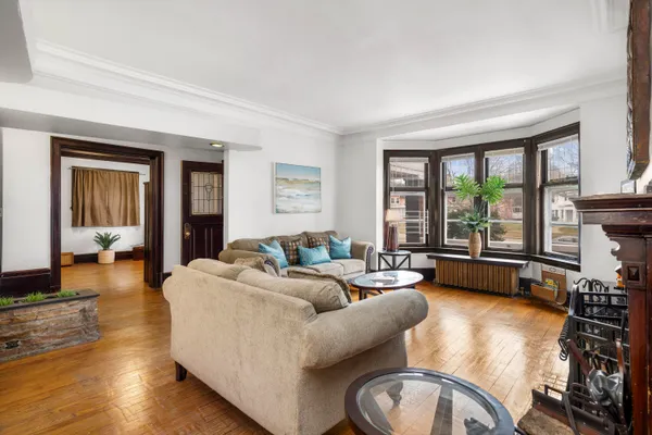 $250,000 | 561 East Grand Boulevard, Detroit, MI 48207