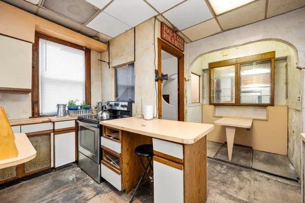 $250,000 | 561 East Grand Boulevard, Detroit, MI 48207