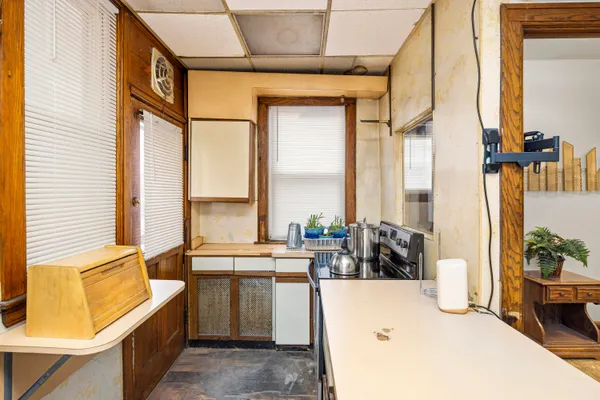 $250,000 | 561 East Grand Boulevard, Detroit, MI 48207