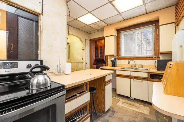 $250,000 | 561 East Grand Boulevard, Detroit, MI 48207