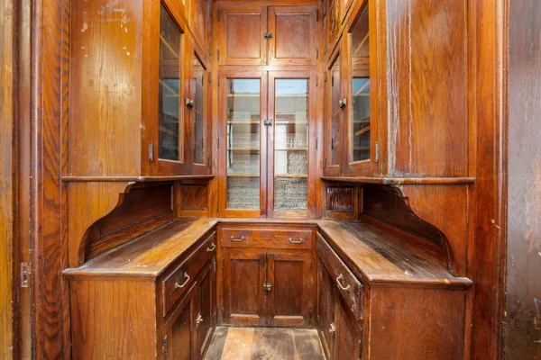 $250,000 | 561 East Grand Boulevard, Detroit, MI 48207