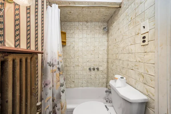 $250,000 | 561 East Grand Boulevard, Detroit, MI 48207