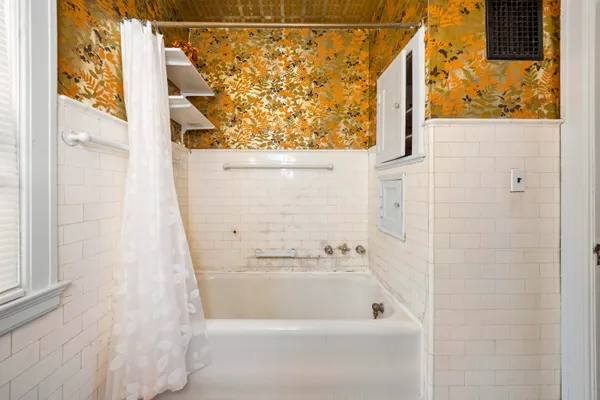 $250,000 | 561 East Grand Boulevard, Detroit, MI 48207