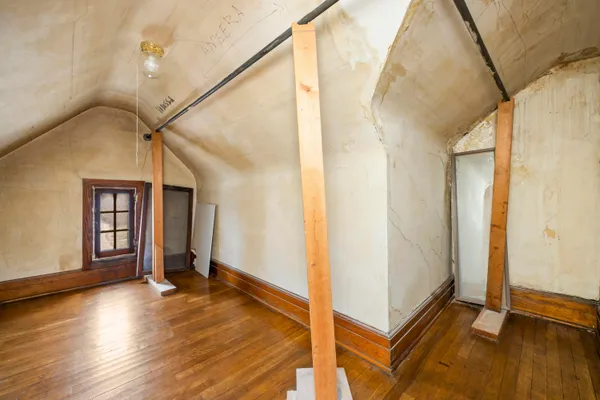 $250,000 | 561 East Grand Boulevard, Detroit, MI 48207