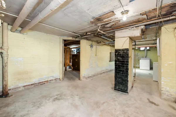 $250,000 | 561 East Grand Boulevard, Detroit, MI 48207