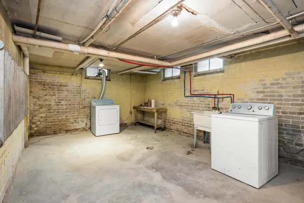 $250,000 | 561 East Grand Boulevard, Detroit, MI 48207