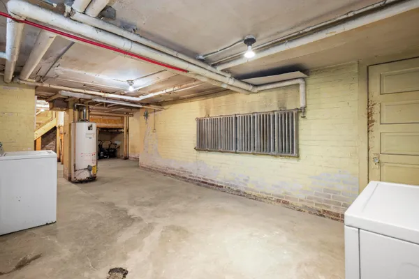 $250,000 | 561 East Grand Boulevard, Detroit, MI 48207