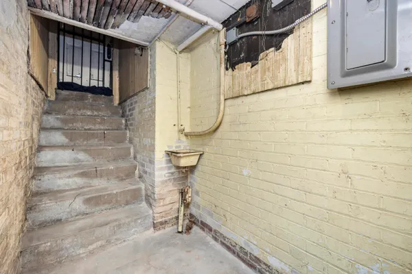 $250,000 | 561 East Grand Boulevard, Detroit, MI 48207