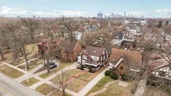 $250,000 | 561 East Grand Boulevard, Detroit, MI 48207