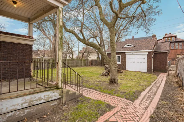 $250,000 | 561 East Grand Boulevard, Detroit, MI 48207