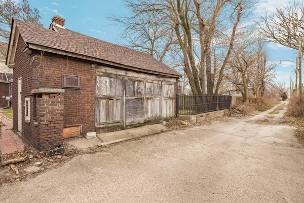 $250,000 | 561 East Grand Boulevard, Detroit, MI 48207