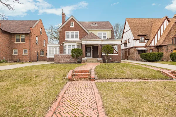 $250,000 | 561 East Grand Boulevard, Detroit, MI 48207