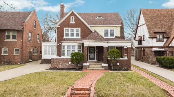 $250,000 | 561 East Grand Boulevard, Detroit, MI 48207