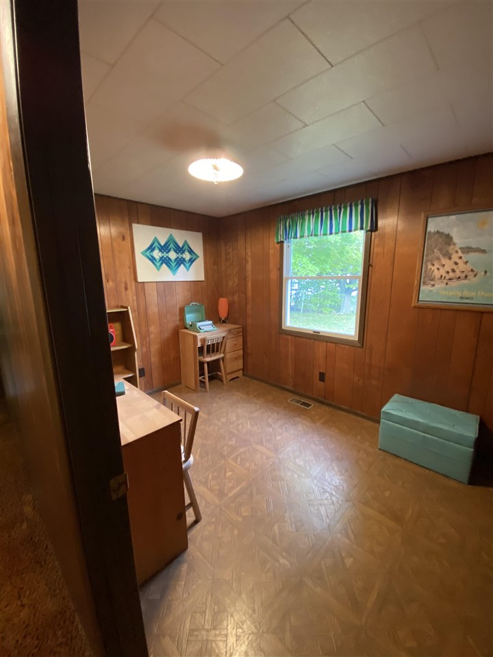 15517 Bluff Road Traverse City, MI 49686 - Photo 35 of 64 1894483-34.JPG