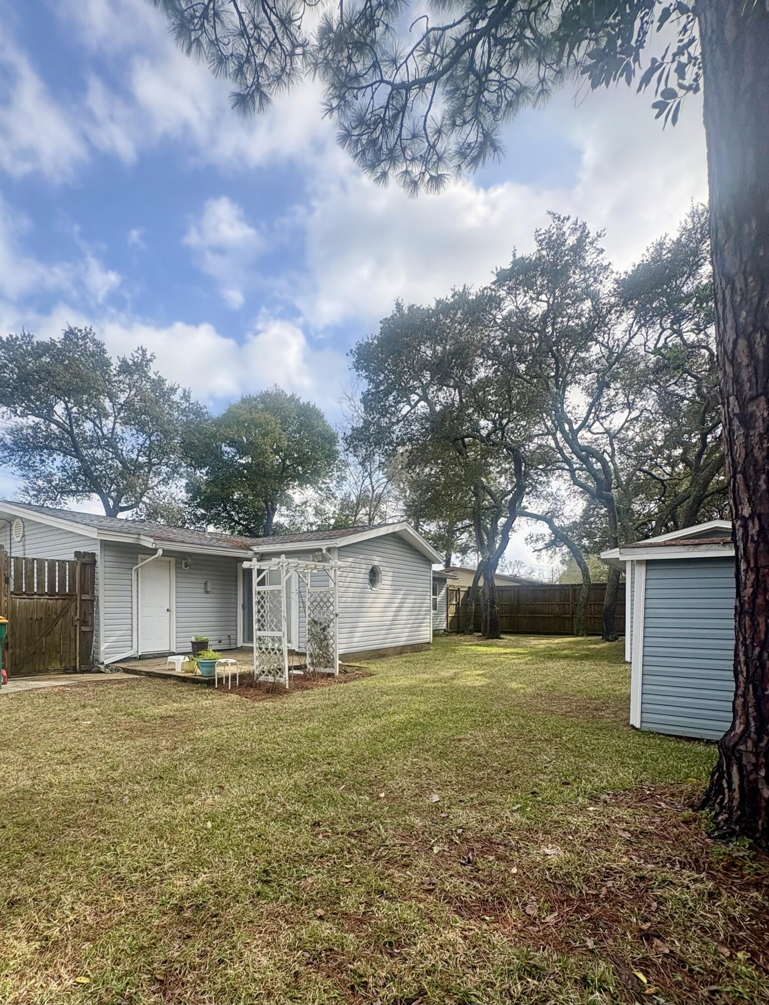 61 8th Street Shalimar, FL 32579 - Photo 31 of 38 backview