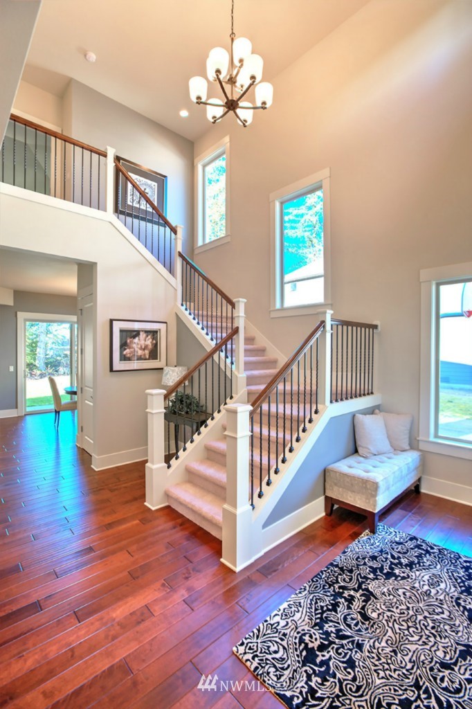 6522 Northeast 1st Street Renton, WA 98059 - Photo 3 of 6