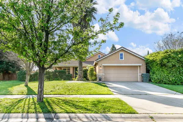 $429,900 | 2084 Knights Ferry Drive, Plumas Lake, CA 95961