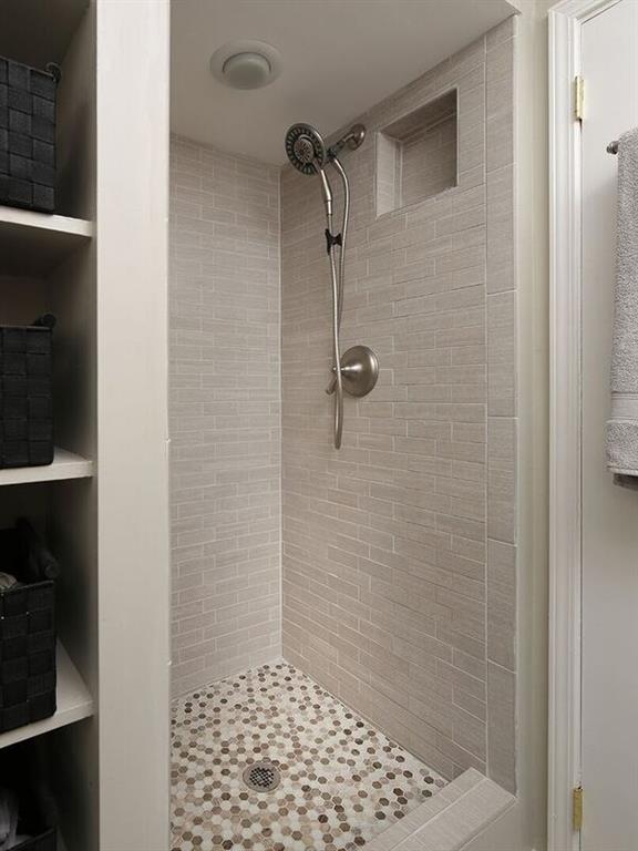 401 Beverly Road Mt. Lebanon, PA 15216 - Photo 12 of 21 Master Bath