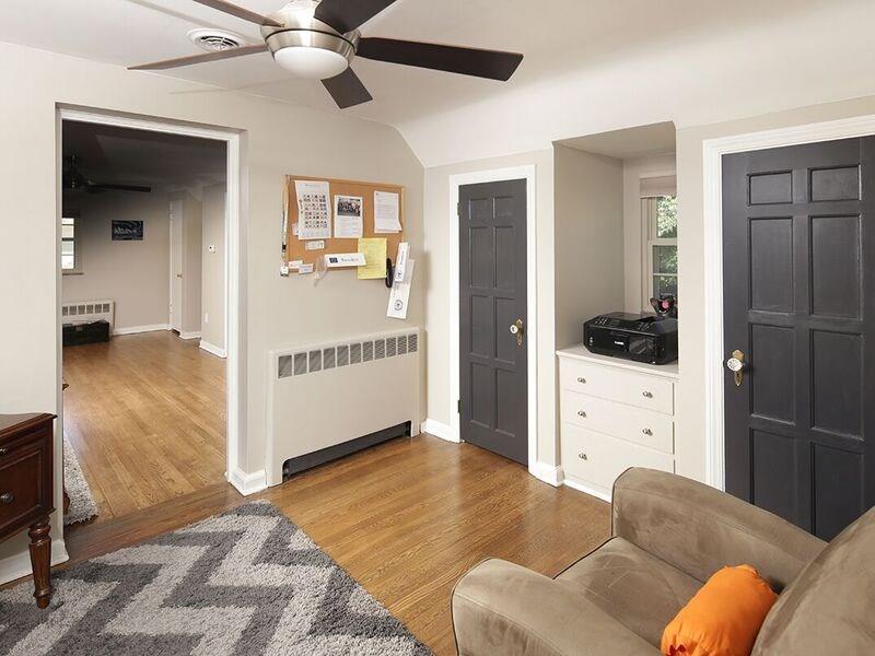 401 Beverly Road Mt. Lebanon, PA 15216 - Photo 15 of 21 Teen Suite