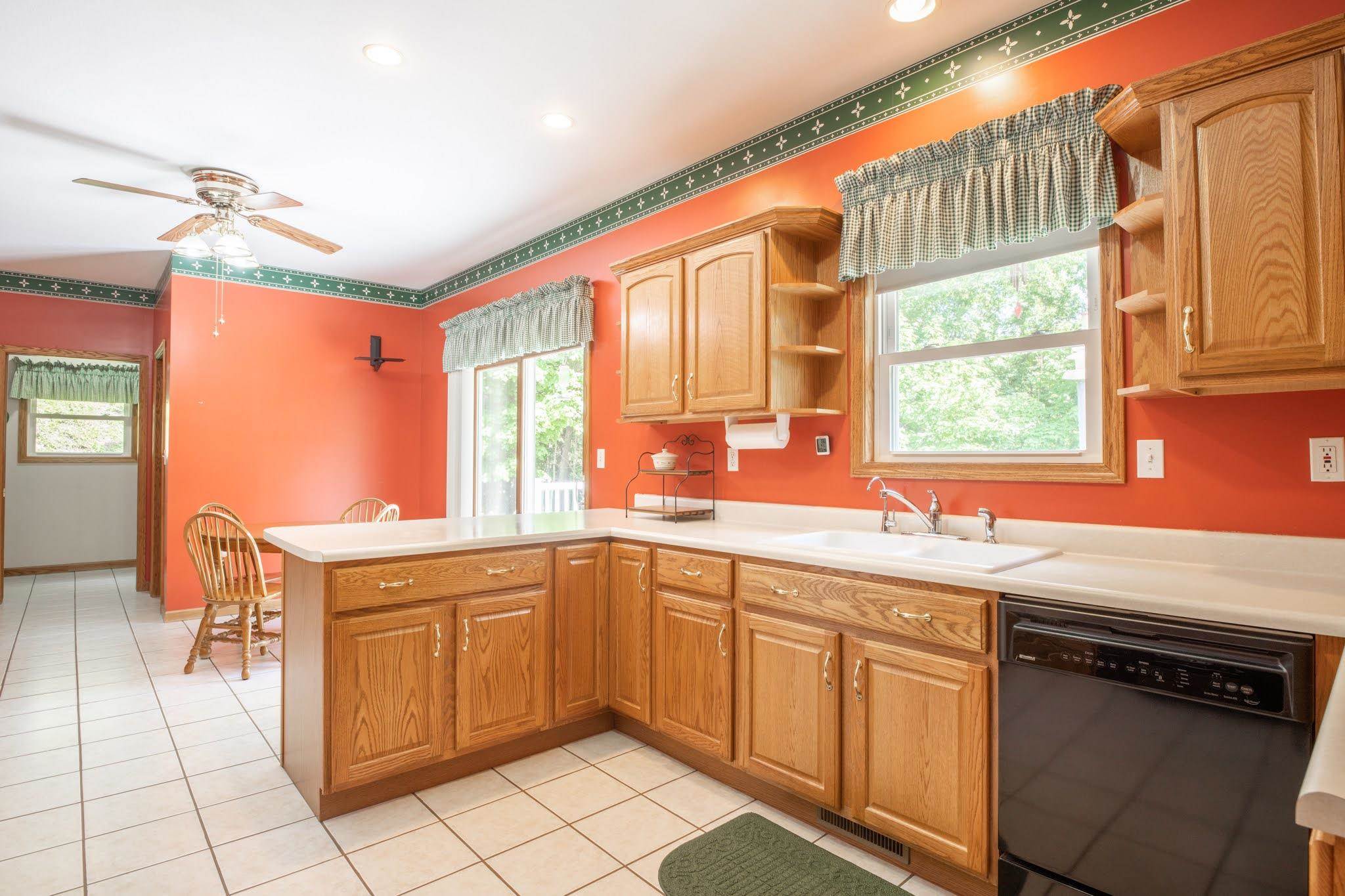 22155 Spring Creek Road Washington, IL 61571 - Photo 18 of 45 Gallery Image 18