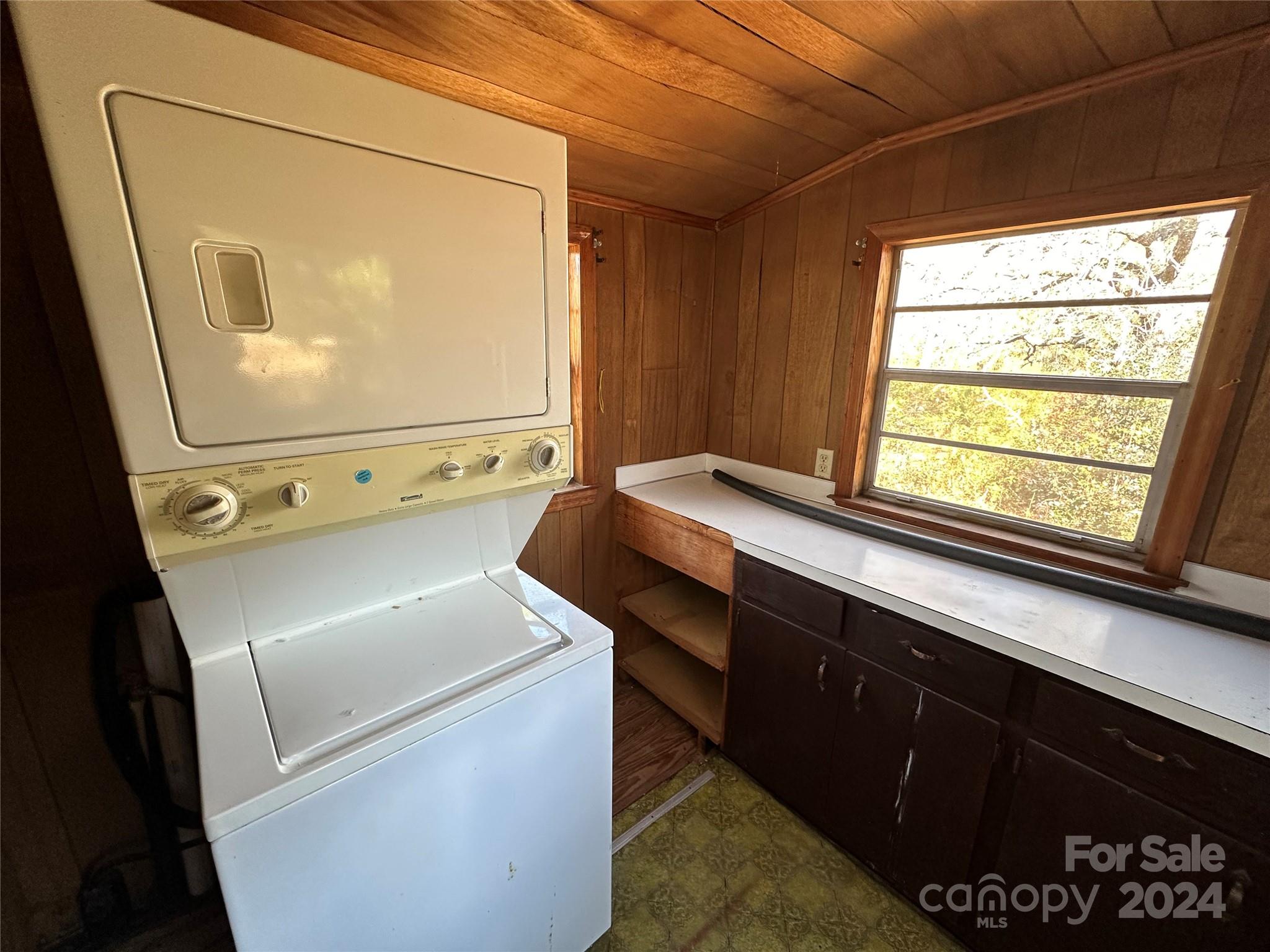 11298 Highway 265 Jefferson, SC 29718 - Photo 14 of 22 a utility room with dryer and washer
