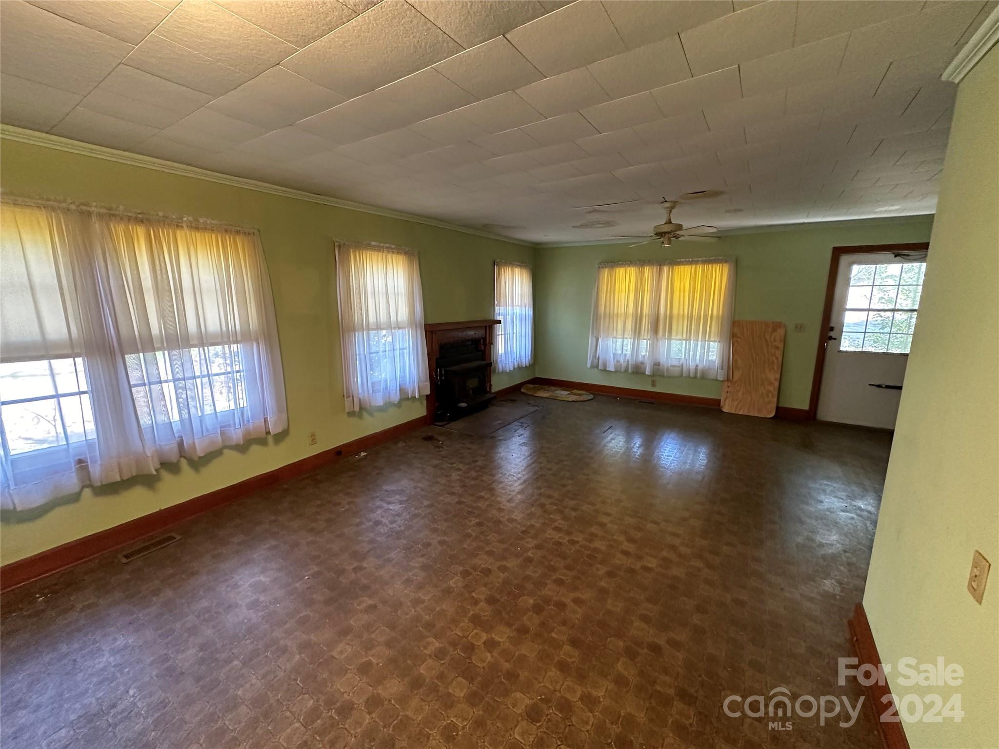11298 Highway 265 Jefferson, SC 29718 - Photo 10 of 22 an empty room with windows