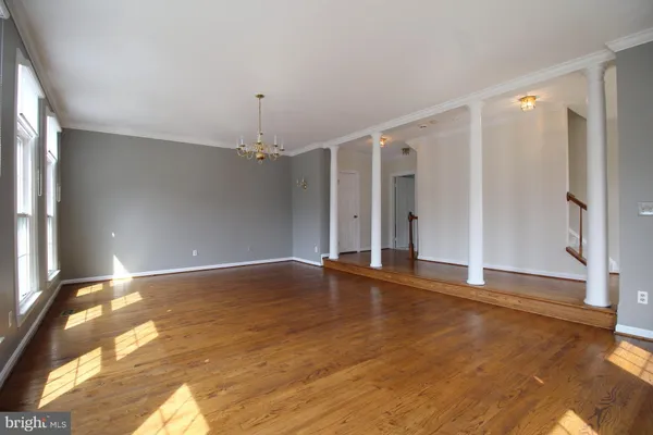 $3,800 | 6423 Little Potters Lane, Alexandria, VA 22310