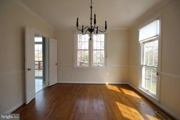 $3,800 | 6423 Little Potters Lane, Alexandria, VA 22310