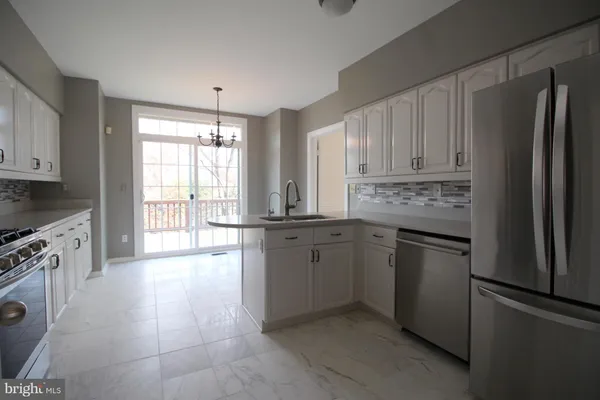 $3,800 | 6423 Little Potters Lane, Alexandria, VA 22310