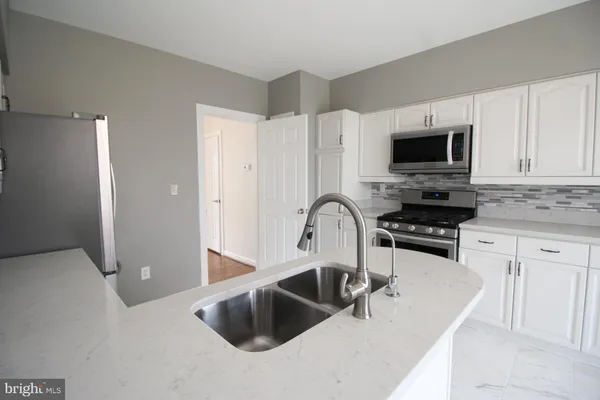 $3,800 | 6423 Little Potters Lane, Alexandria, VA 22310