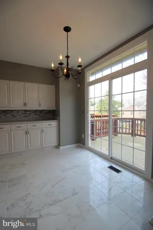 $3,800 | 6423 Little Potters Lane, Alexandria, VA 22310