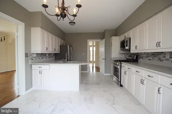 $3,800 | 6423 Little Potters Lane, Alexandria, VA 22310