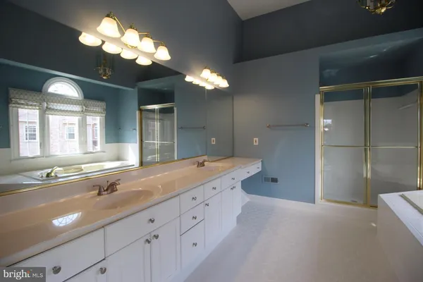 $3,800 | 6423 Little Potters Lane, Alexandria, VA 22310